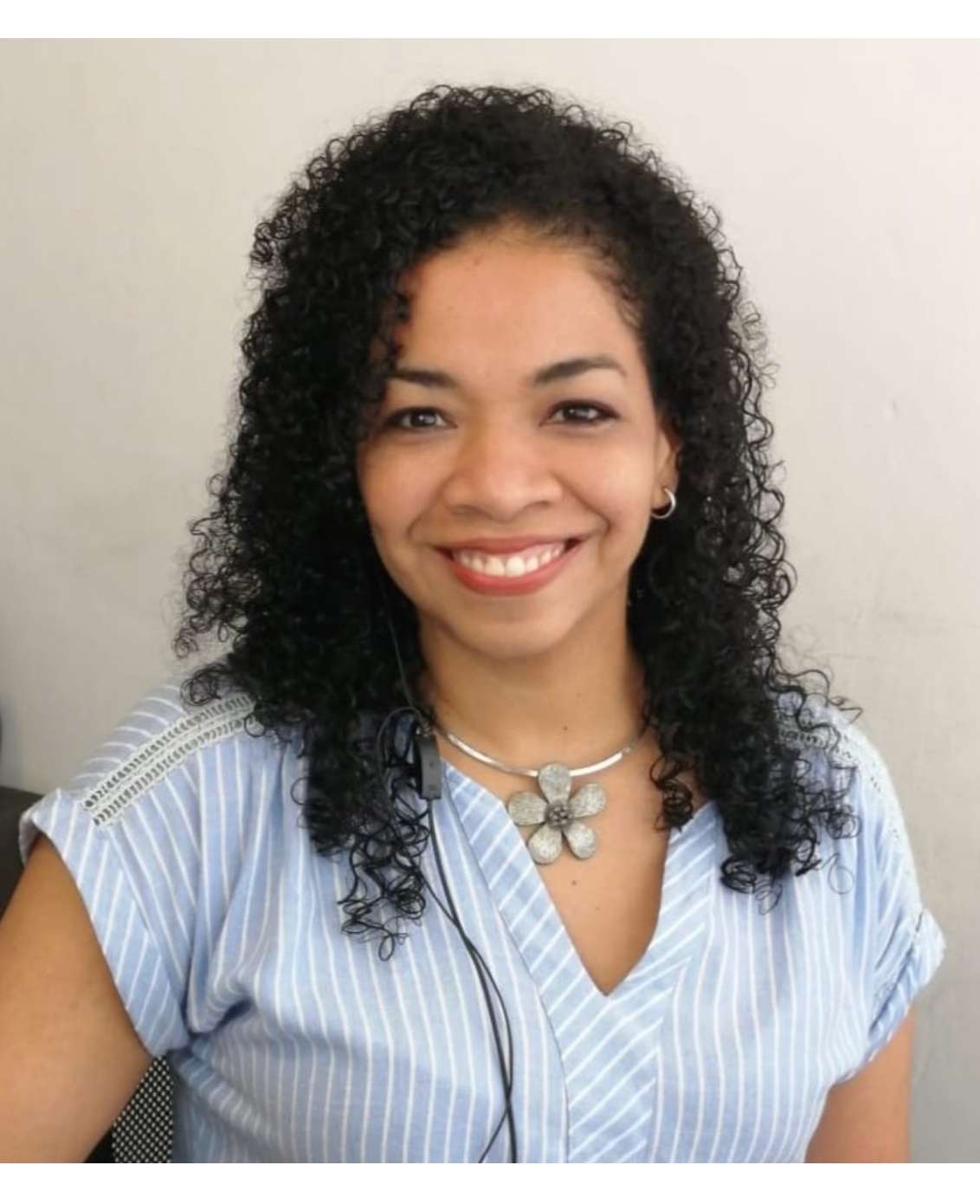 INDIRA LEÓN

An experienced Engli h in tructor with 20+ year  teaching all CEFR level , Indira León ha   een the  tep  Engli h  tudent  take from the very beginning in their learning proce  until they