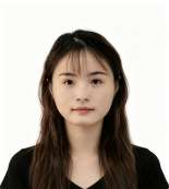 Zhang Meng 张蒙    
Licenciada en Literatura en la Univer idad del Norte de China de Recur o  Hídrico  y Energía Eléctrica. Po ee un Má ter en Educación en la Univer idad Compluten e de Madrid.