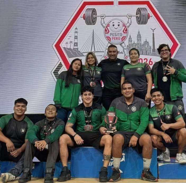 LEVANTAMIENTO DE PESAS: Top 3 del deporte univer itario
Nue tro repre entativo de PESAS URP obtuvo un meritorio Tercer Lugar en el reciente Campeonato Nacional Univer itario de Levantamiento de Pe a