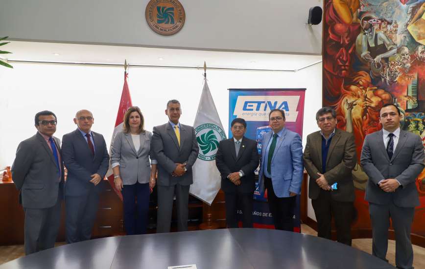 Universidad Ricardo Palma y ETNA S.A. suscriben Convenio de Cooperación Interinstitucional