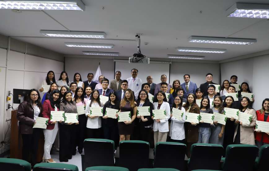 Reconocimiento a estudiantes autores de publicaciones científicas