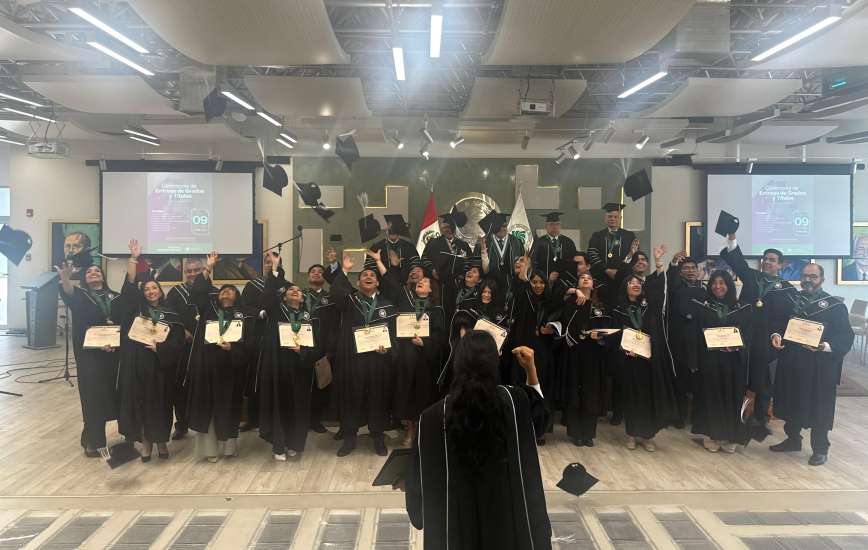 Orgullo URP: Nuevos licenciados, maestros y doctores comprometidos con la formación integral y la cultura de paz